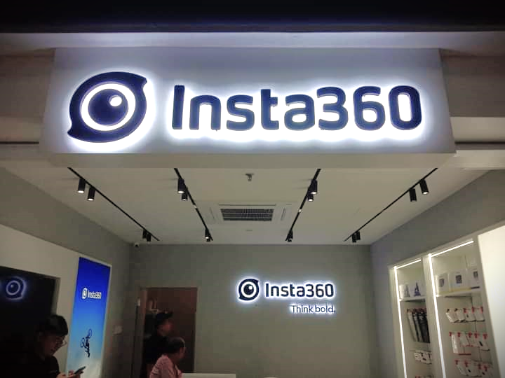 Professional Signage & Lightboxes